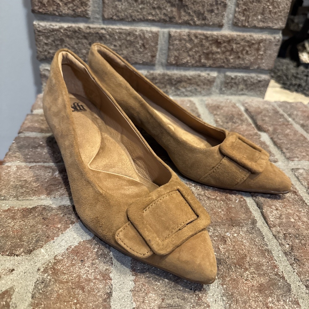 Sofft Pointed Toe Buckle Pumps Brown Suede Kitten Heel Womens Size 7.5M #466